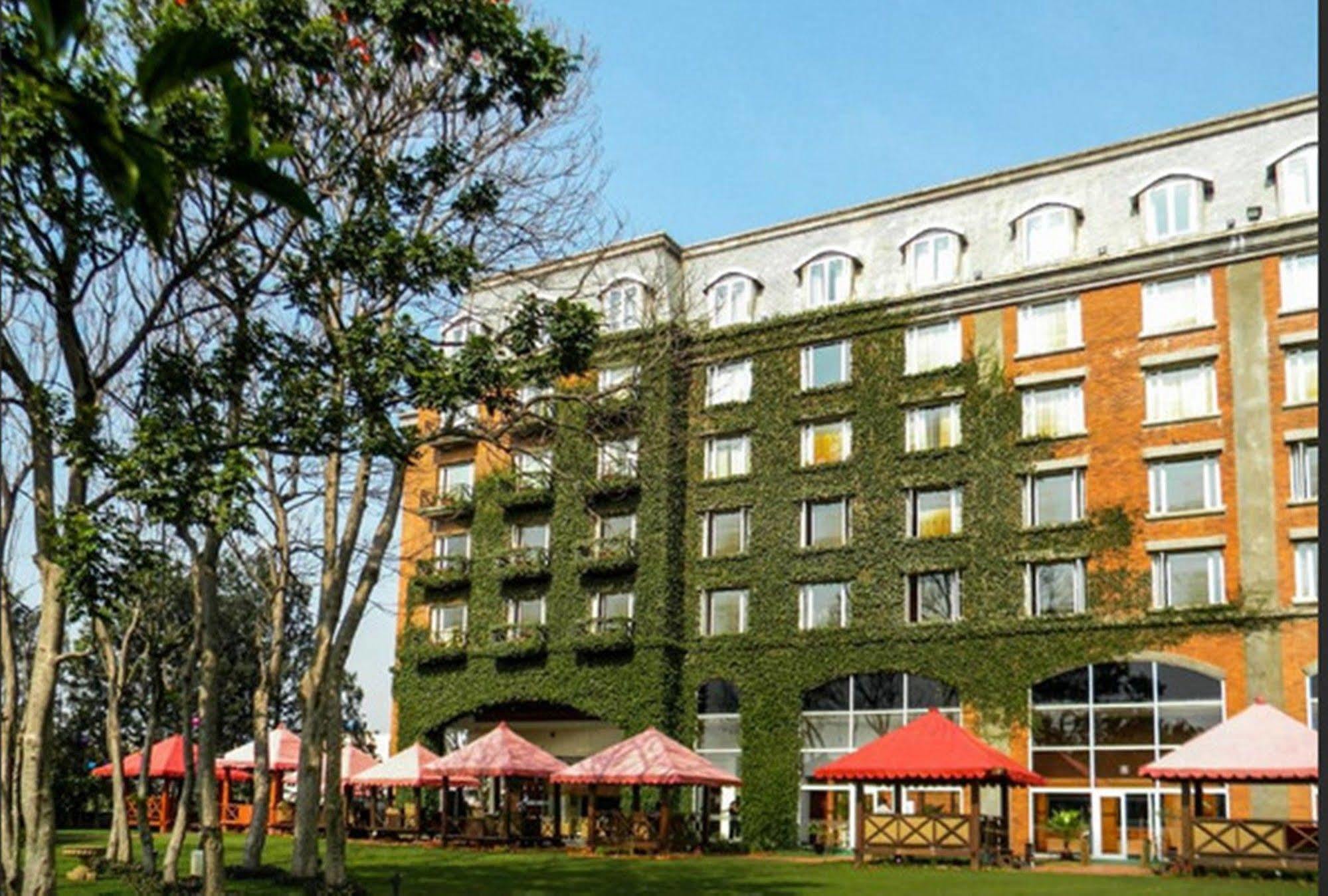 Hotel Royal Orchid Bangalore Exterior foto